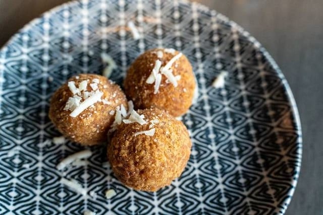 Arancini Cacio e Pepe.